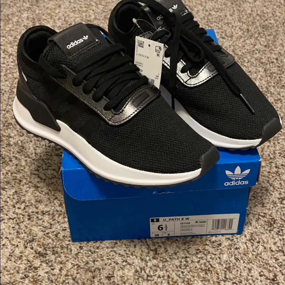 Brand new w/ tag/box adidas women’s 6.5 running